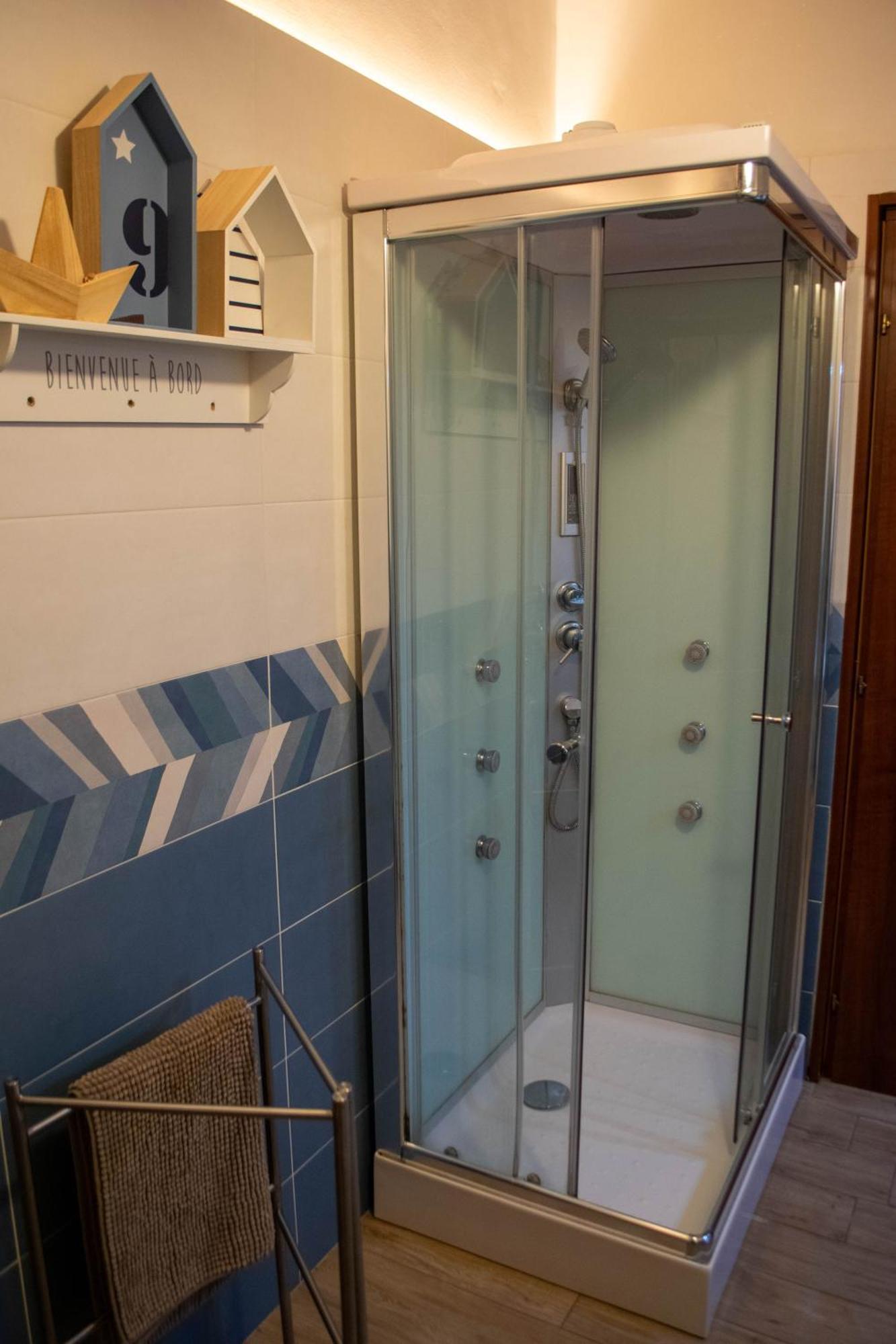 피아첸차 Emmanueli65 Fronte Clinica Per 4 Matrimoniale E Castello B&B 외부 사진
