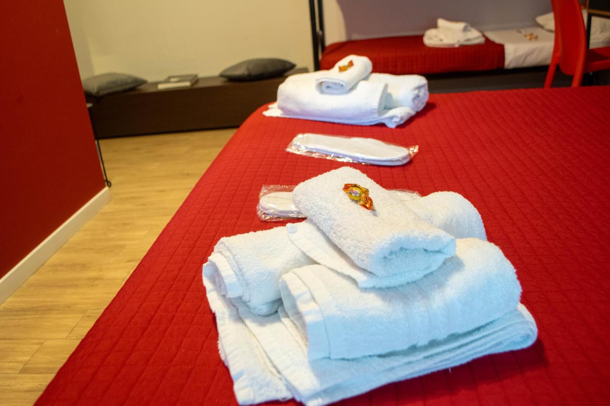 피아첸차 Emmanueli65 Fronte Clinica Per 4 Matrimoniale E Castello B&B 외부 사진